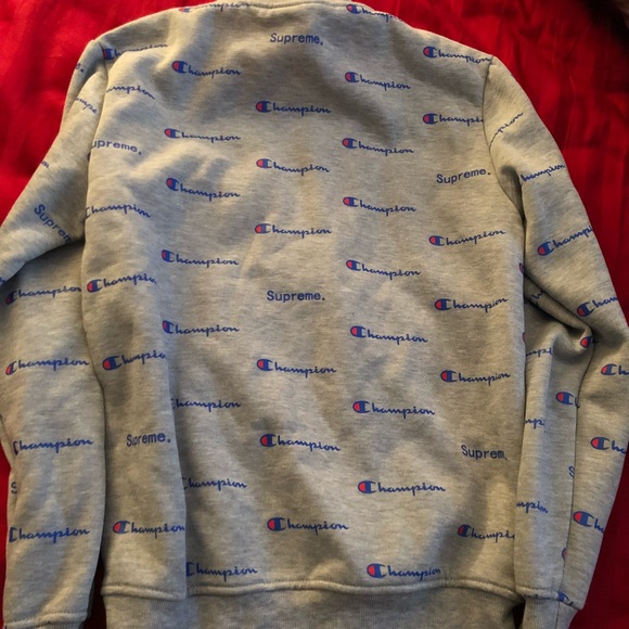 Great quality sweater fits a size XS! - Picture 4 of 4